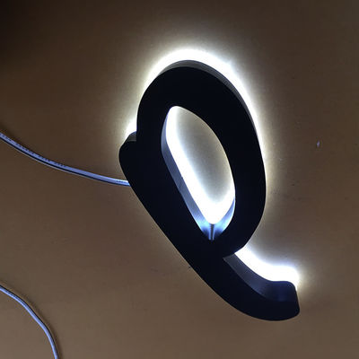 الفولاذ المقاوم للصدأ الخلفية رسالة تسجيل شعار محل حلاقة 3000K-10000K