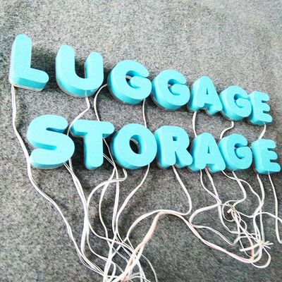 3D شكل لون رسائل معدنية الطلاء مع أضواء الإعلان في الهواء الطلق