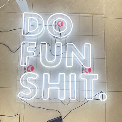 أنابيب زجاجية بقيادة قطاع نيون مرن نيون تضيء علامة CE