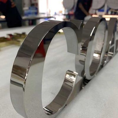 حرف أبجدي على واجهة المتجر لافتات فضية بسماكة 2 سم حروف معدنية ملفقة