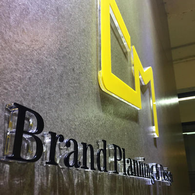 15mm 3d كريستال أكريليك علامة حرف uv مطبوعة شعار غير سامة