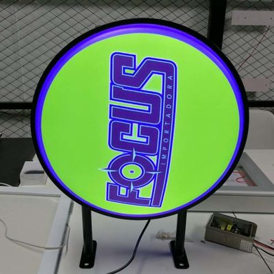 فراغ مكافحة الأشعة فوق البنفسجية في الهواء الطلق تشكيل ضوء مربع لافتات بالحرارة على الوجهين