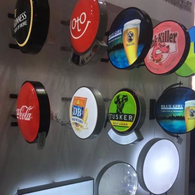 لوحة تسجيل مطعم أعمال LED خارجية 12 فولت لوحة سوداء على الوجهين