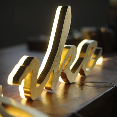 علامة واجهة محل مضيئة معدنية ثلاثية الأبعاد بسمك 5-20 سم