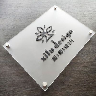 ملهمة الحروف الأبجدية الاكريليك الأبيض الإعلان رسائل الاكريليك ملفقة