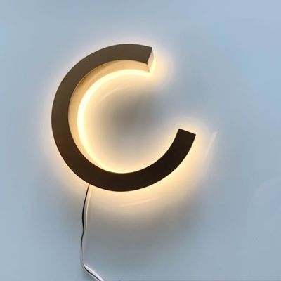 في الهواء الطلق تضيء ثلاثية الأبعاد لافتة حروف أكريليك لافتات حروف 304 # الفولاذ المقاوم للصدأ 3 سم