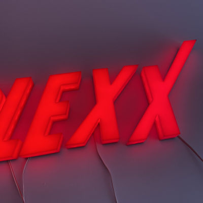 حروف مخصصة ثلاثية الأبعاد لافتة حروف رائعة الكتابة على الجدران الأبجدية Dc12v 5cm