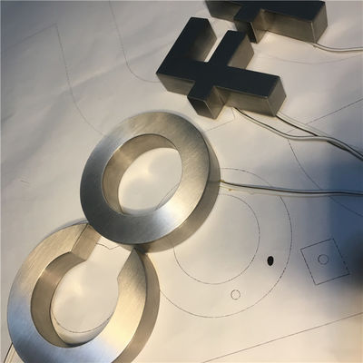 خطابات قناة الاكريليك الراتنج الخلفية مخصصة نحى مطلي بالكروم 12VDC