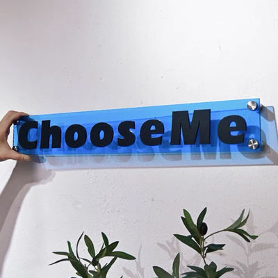 ملهمة الحروف الأبجدية الاكريليك الأبيض الإعلان رسائل الاكريليك ملفقة