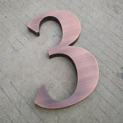 علامة أحرف ثلاثية الأبعاد من الفولاذ المقاوم للصدأ باللون الذهبي مع تشطيبات ممتازة بأرقام أحرف معدنية