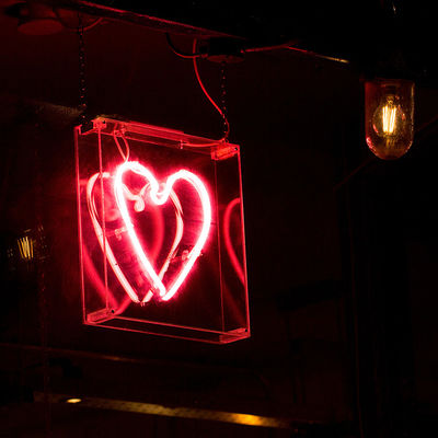 8-10mm Dia Tube تضيء رسائل نيون زفاف حب Highspan