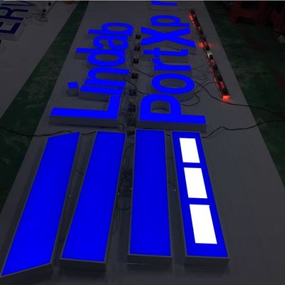 تسوق مع شعار قناة المتجر ، قم بتوقيع ألوان PMS المخصصة